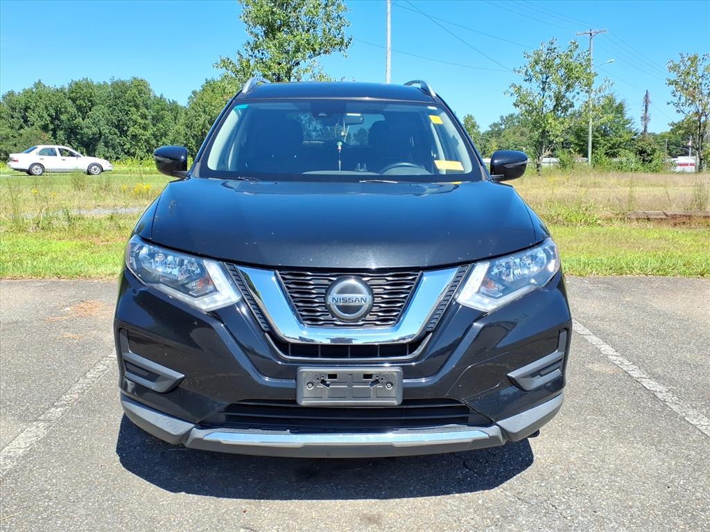 2019 Nissan Rogue SV photo 2