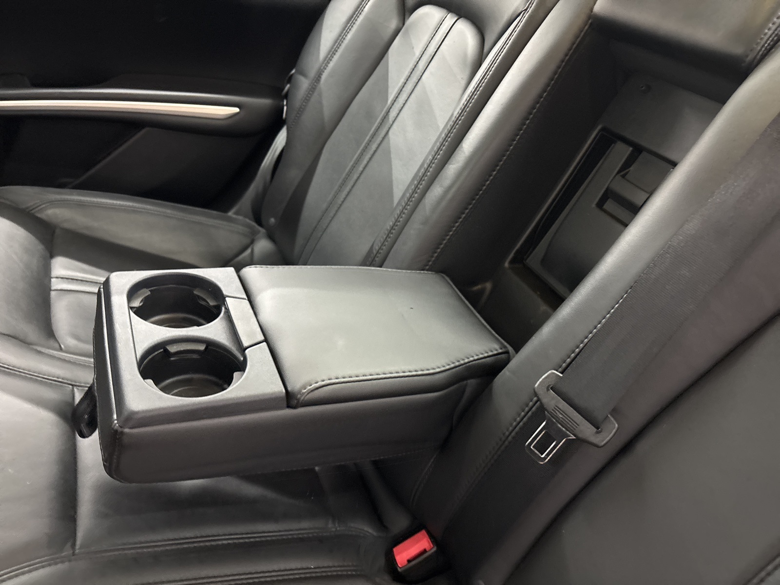2015 Lincoln MKZ Base photo 19