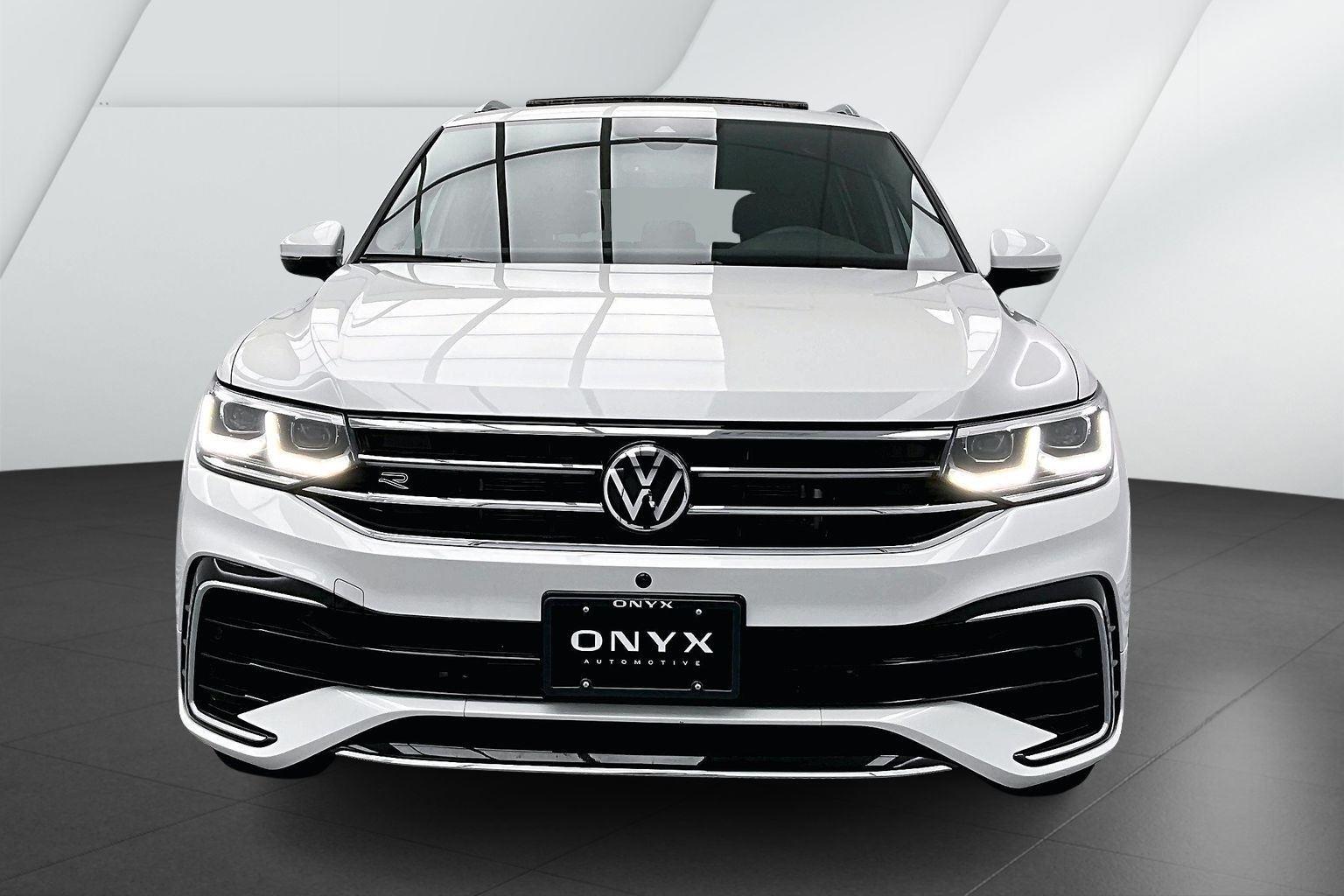 2024 Volkswagen Tiguan SEL R-Line Black photo 2