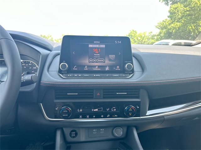2025 Nissan Rogue SV photo 23