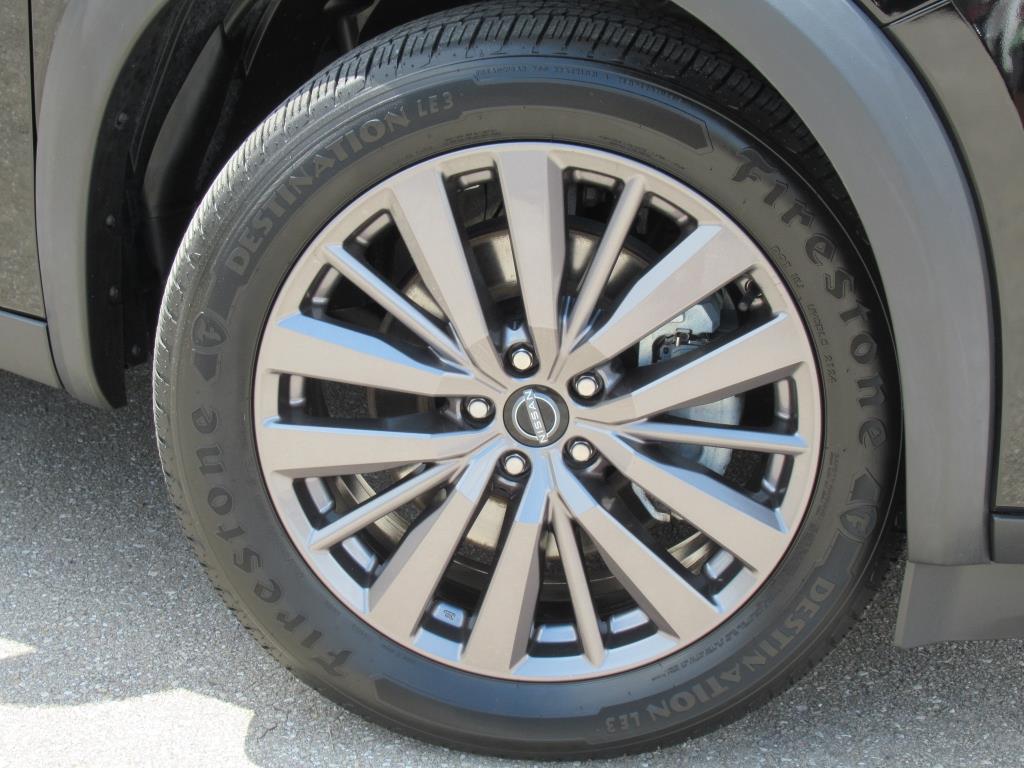 2023 Nissan Pathfinder SL photo 7