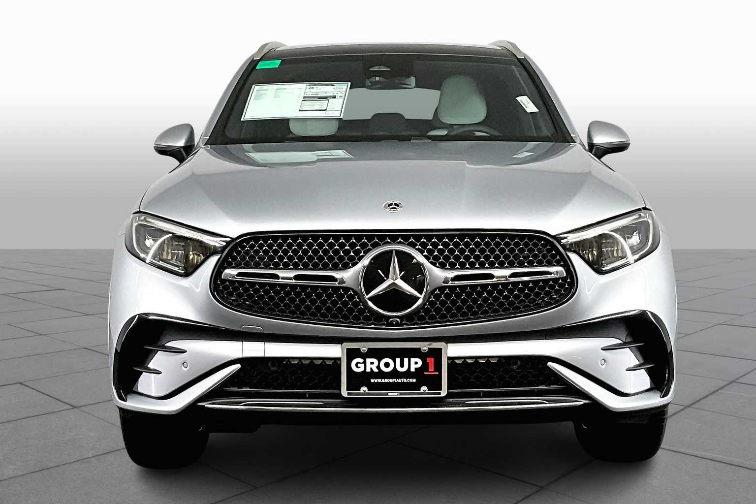 2026 Mercedes Benz GLC 300 4MATIC photo 3