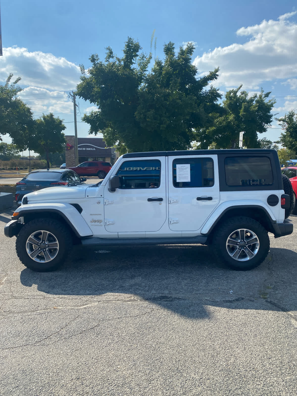 2018 Jeep Wrangler Unlimited Sahara photo 4