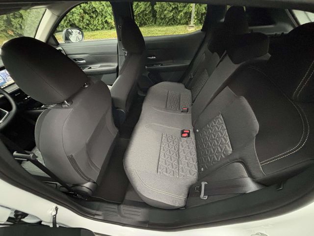 2026 Nissan Kicks SV photo 5