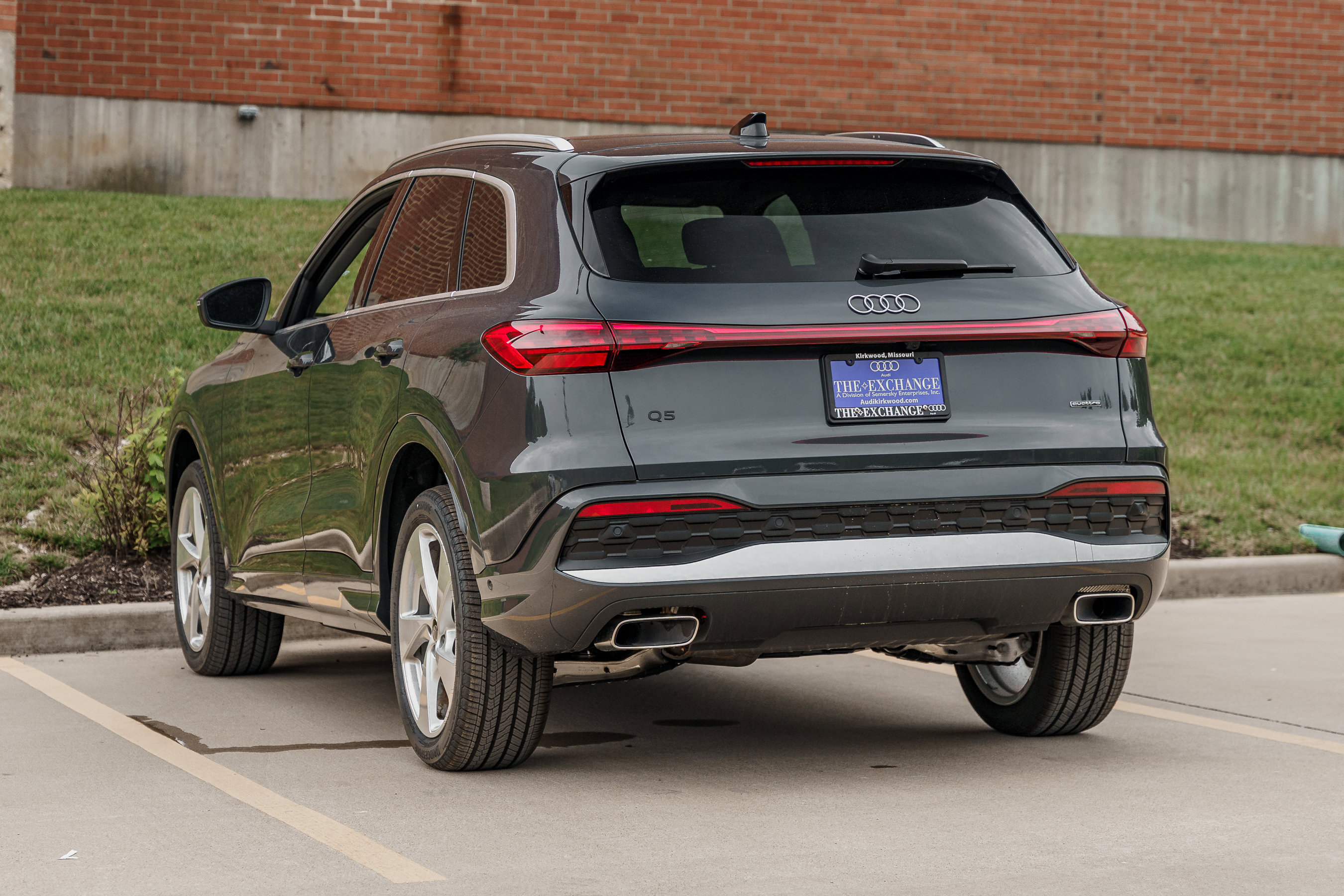 2025 Audi Q5 Premium Plus photo 2