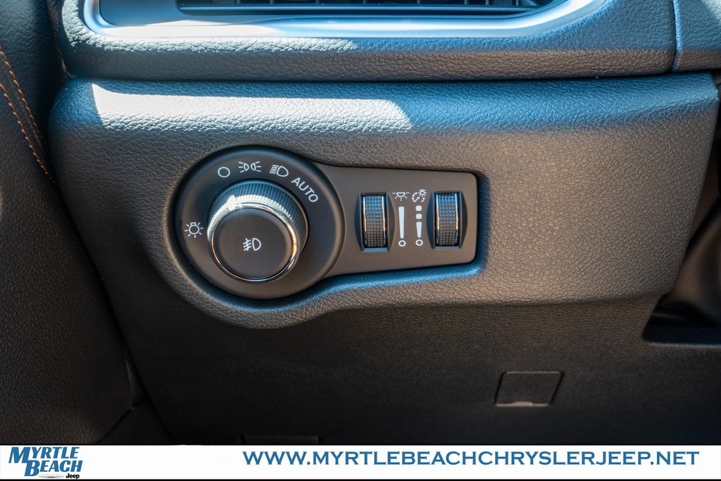 2026 Chrysler Pacifica Pinnacle photo 29