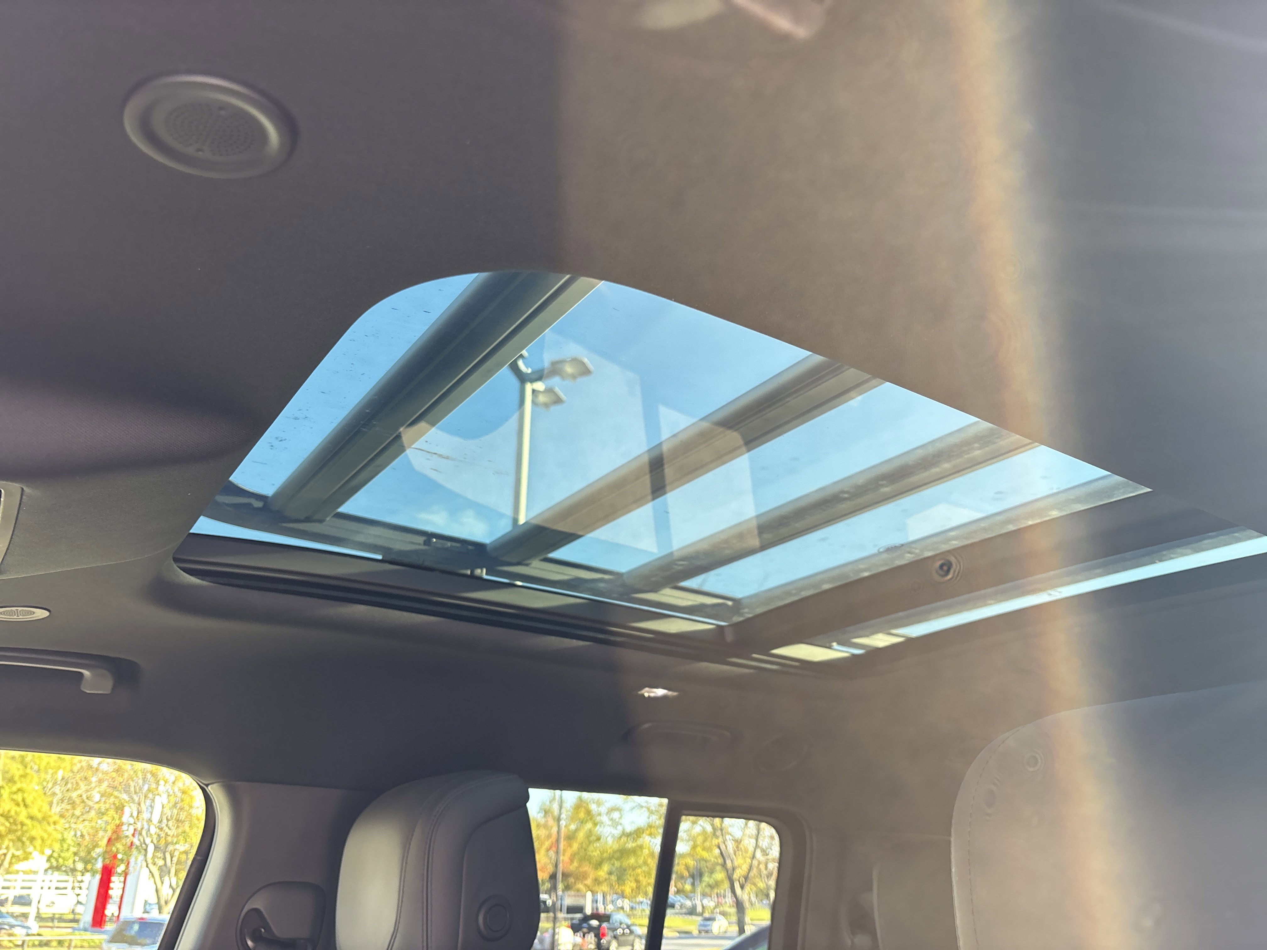 2023 Land Rover Defender 130 X photo 2