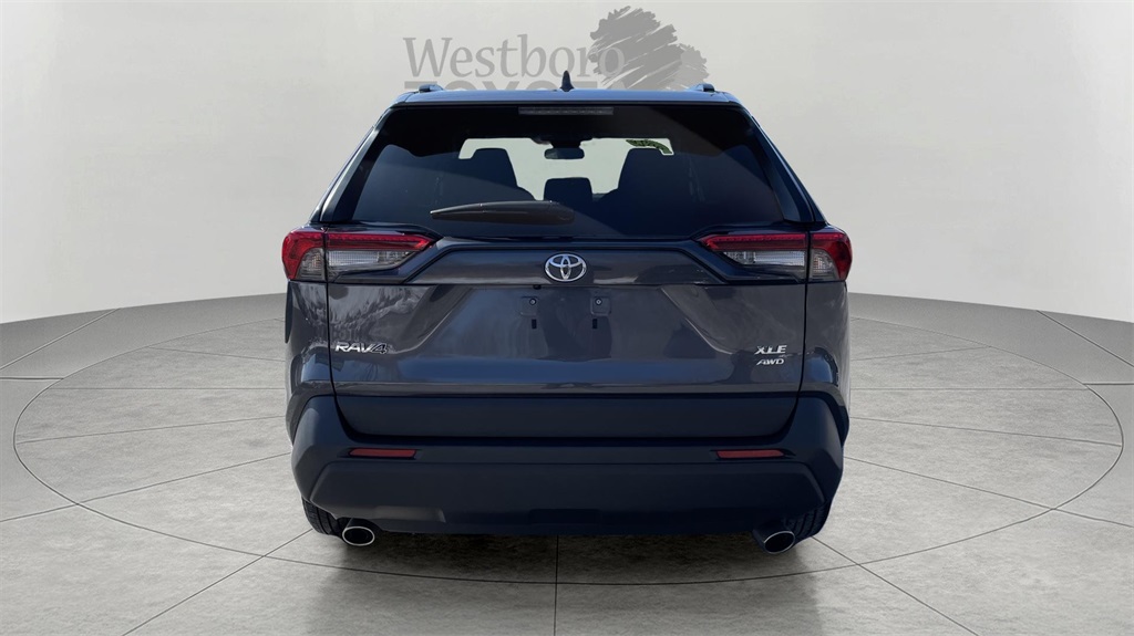 2022 Toyota RAV4 XLE photo 5