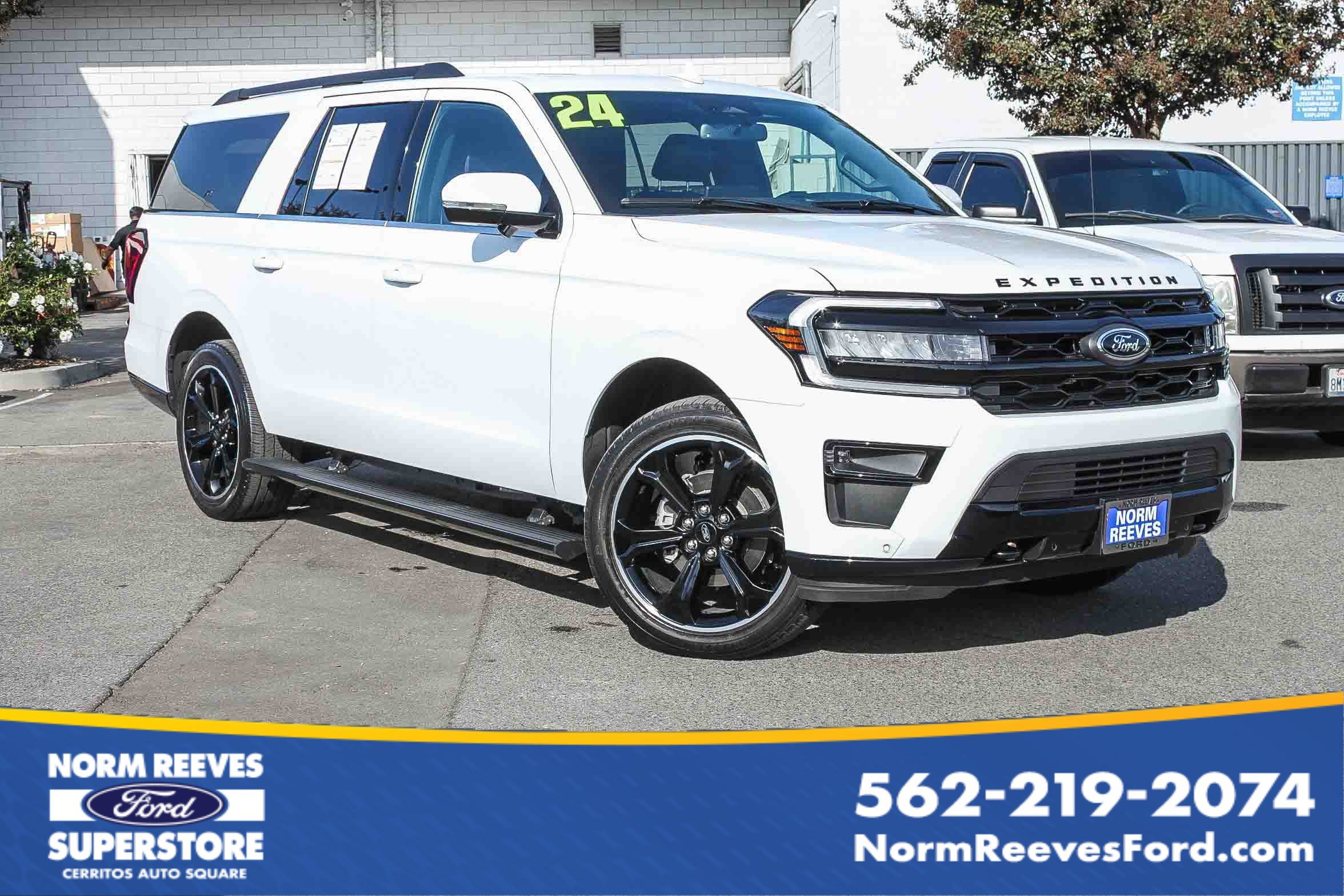 2024 Ford Expedition Limited's photo