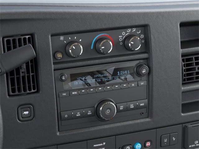 2025 Chevrolet Express Cargo 3500 photo 17