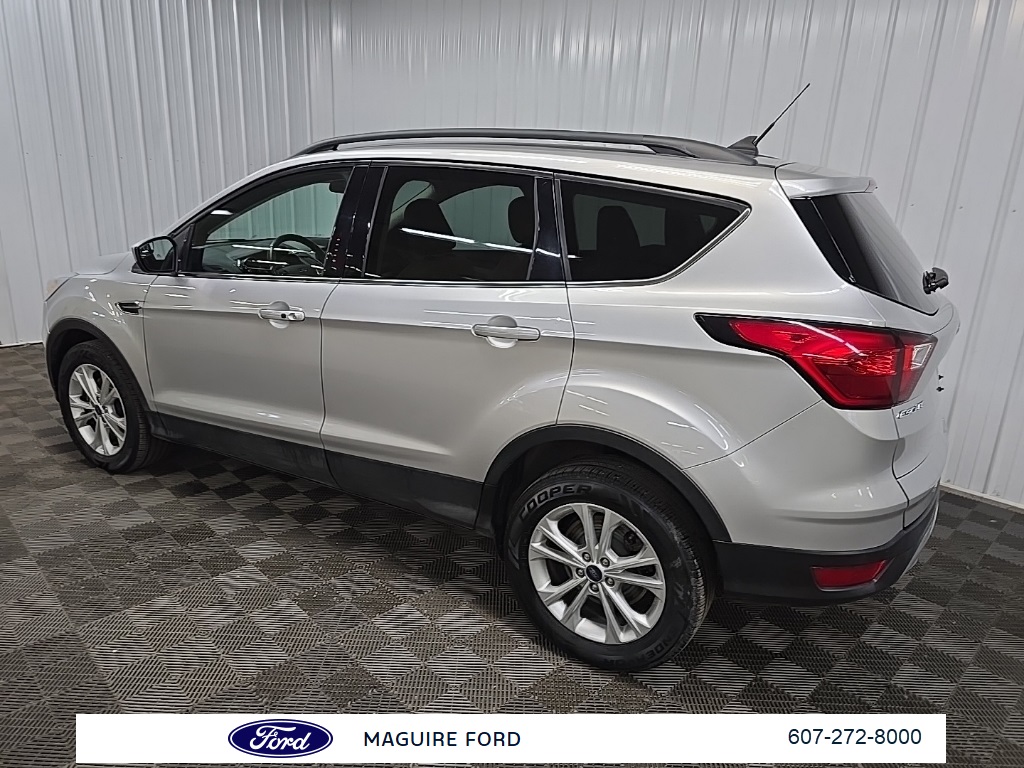 2019 Ford Escape SEL photo 3