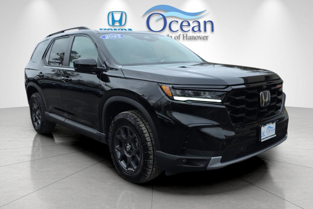 2025 Honda Pilot TrailSport's photo