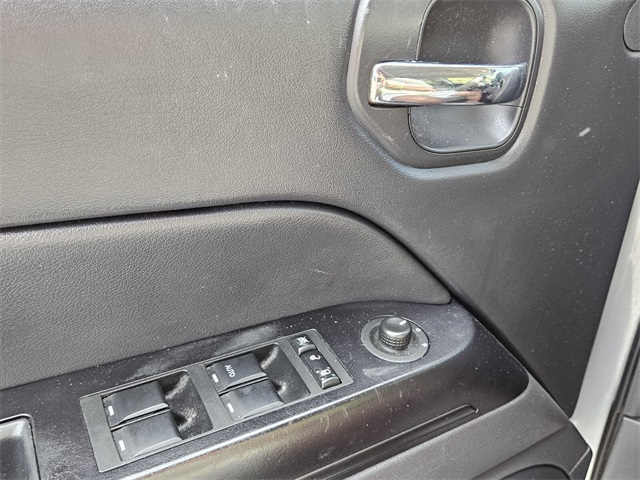 2016 Jeep Patriot Sport photo 28