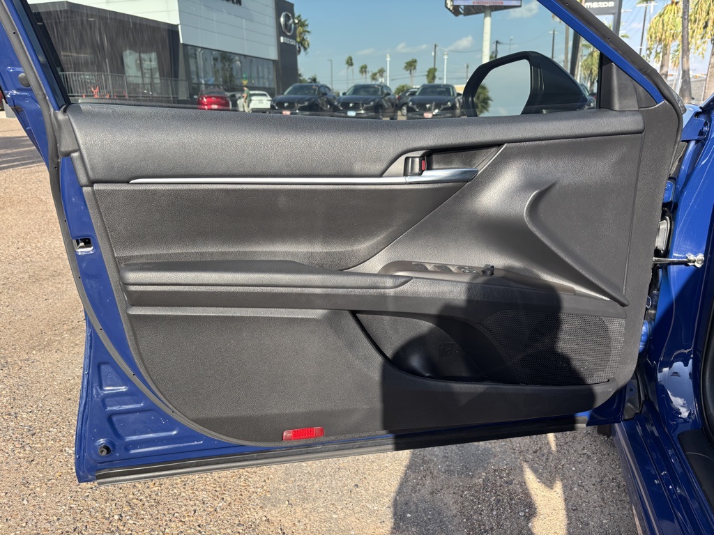 2023 Toyota Camry Hybrid SE photo 12