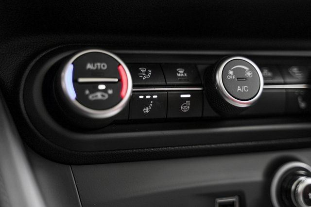 2025 Alfa Romeo Stelvio Sprint Base photo 33