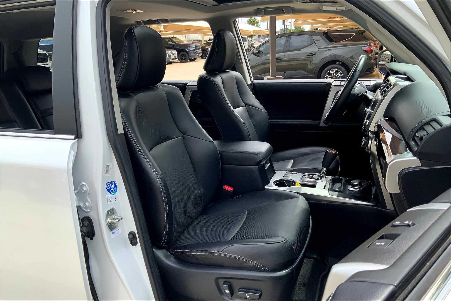 2024 Toyota 4Runner Limited photo 8