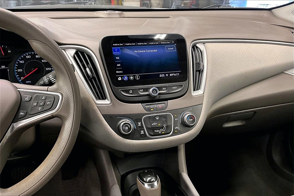 2020 Chevrolet Malibu LS photo 3