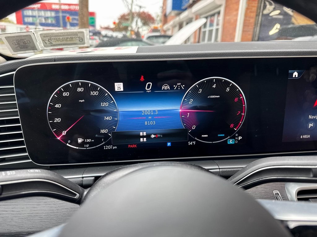 2025 Mercedes Benz GLS 450 4MATIC photo 4