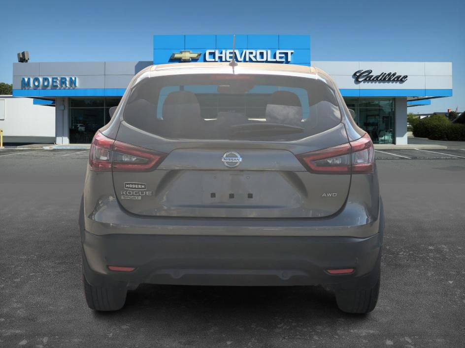 2020 Nissan Rogue Sport S photo 2