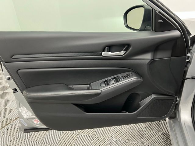 2024 Nissan Altima 2.5 SV photo 23