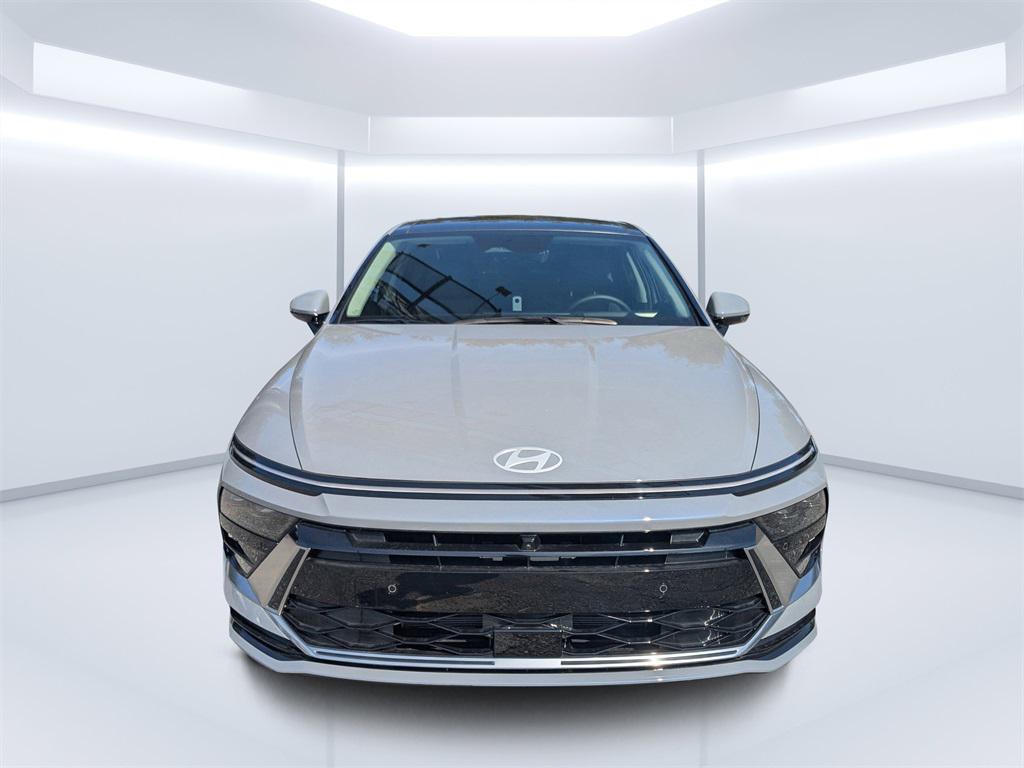 2025 Hyundai Sonata Hybrid Limited photo 8