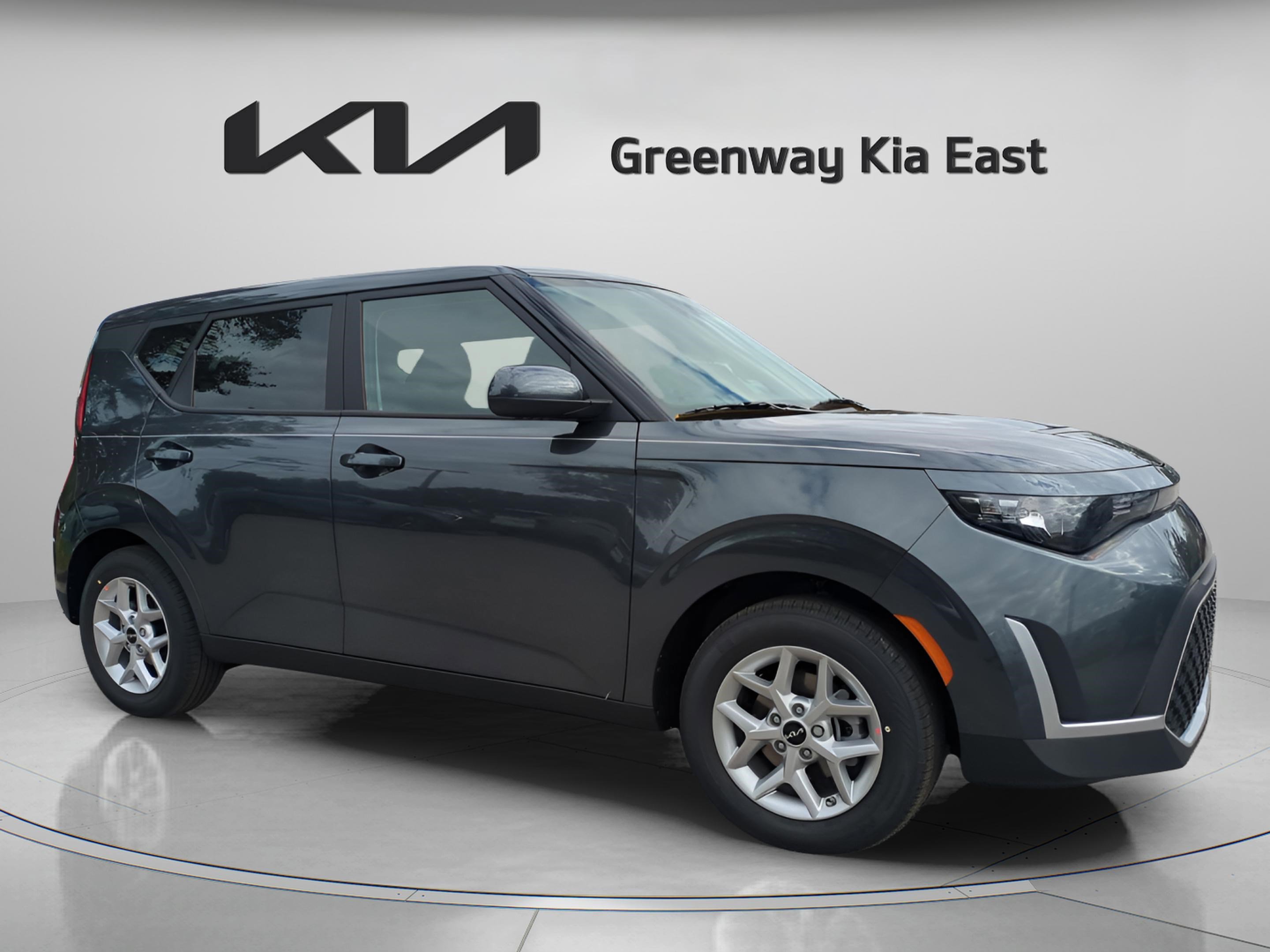 2025 Kia Soul LX's photo
