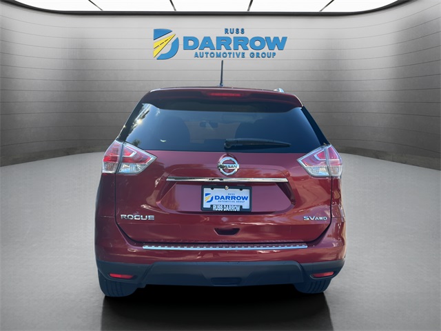 2016 Nissan Rogue SV photo 2