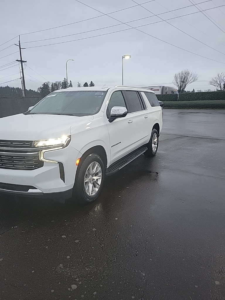2023 Chevrolet Suburban Premier photo 2