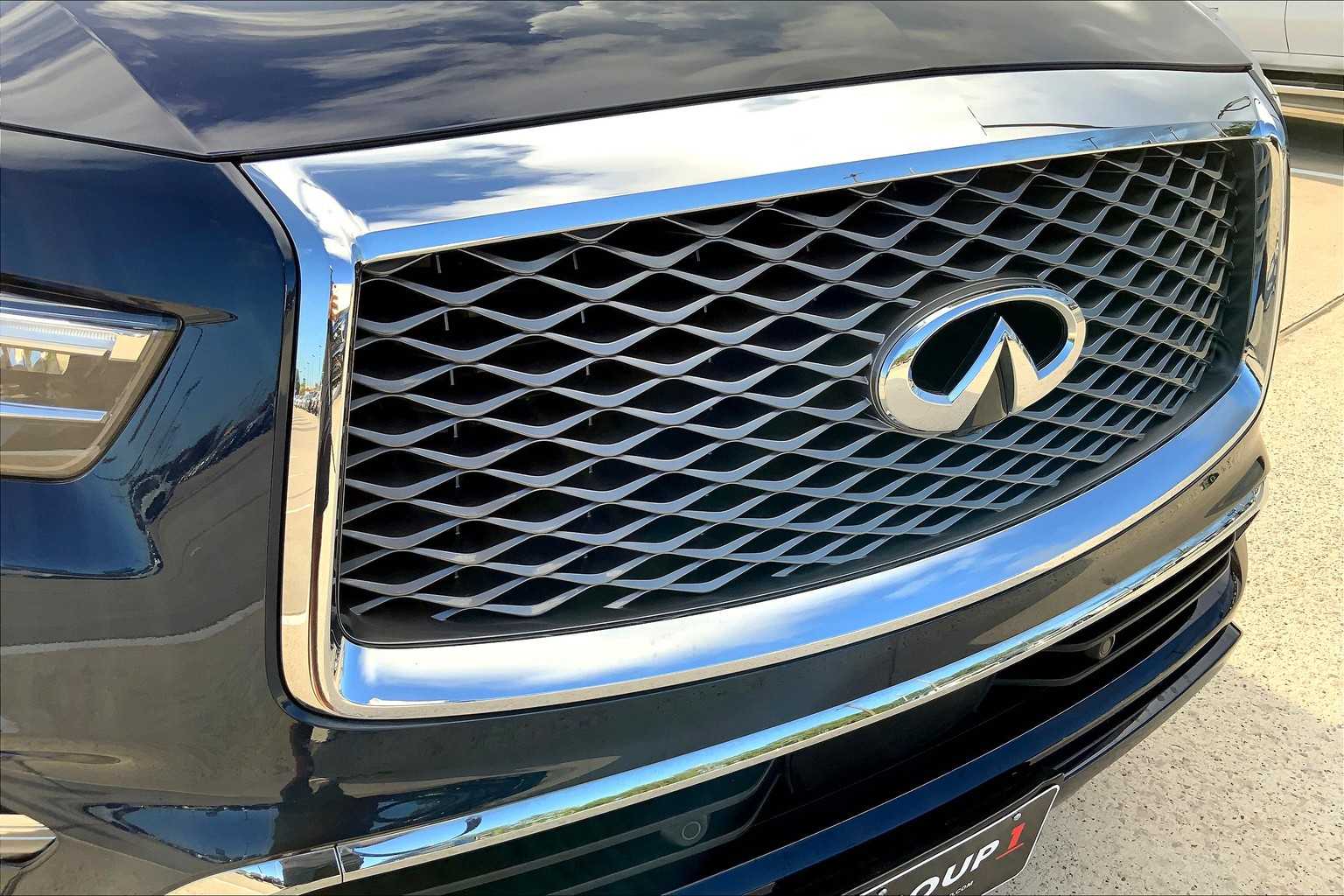 2022 Infiniti QX80 Luxe photo 28