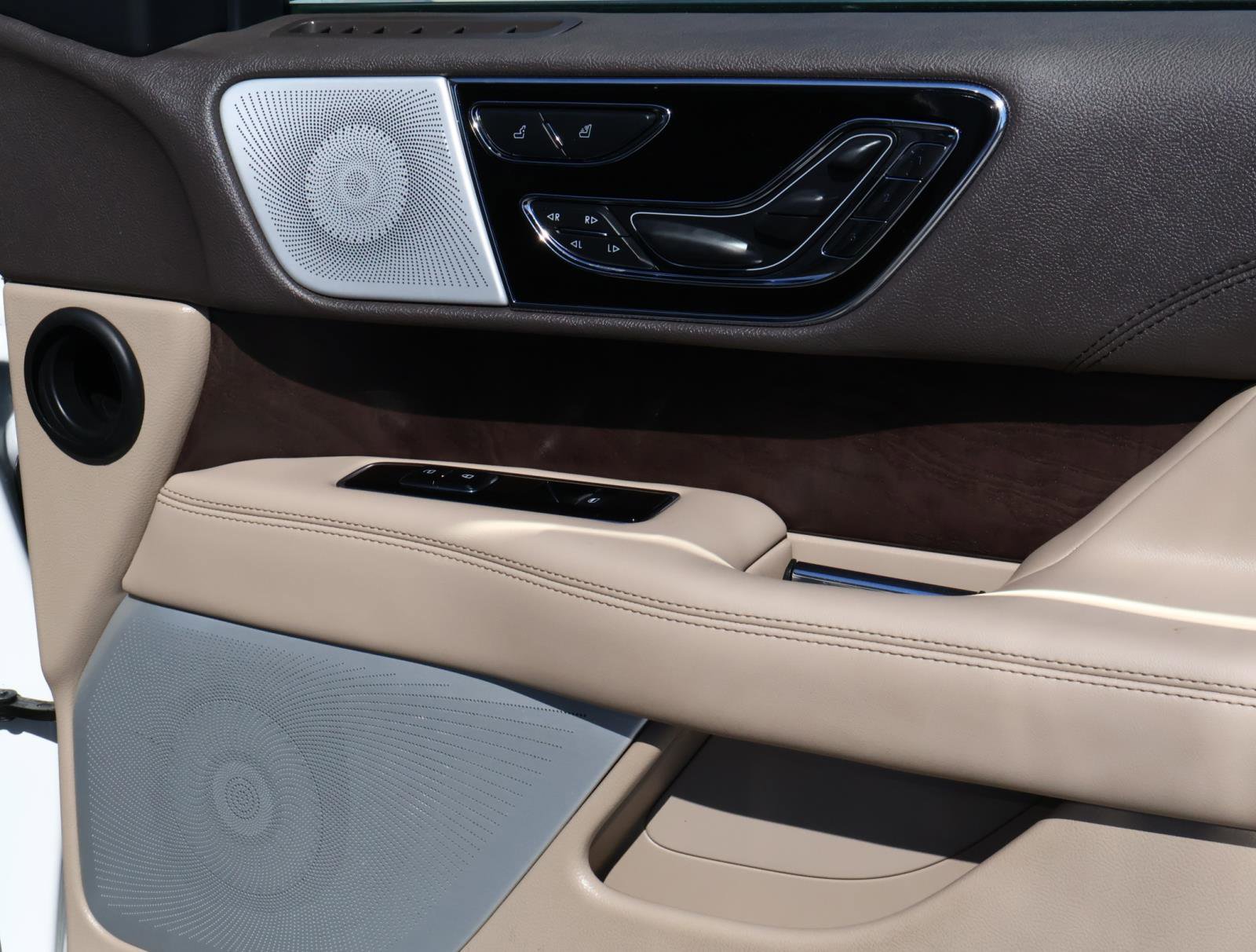 2023 Lincoln Navigator L Reserve photo 17