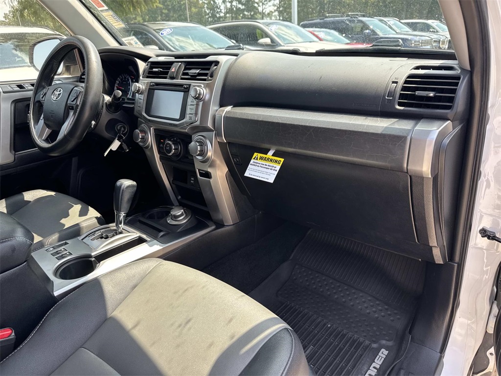 2019 Toyota 4Runner SR5 Premium photo 11