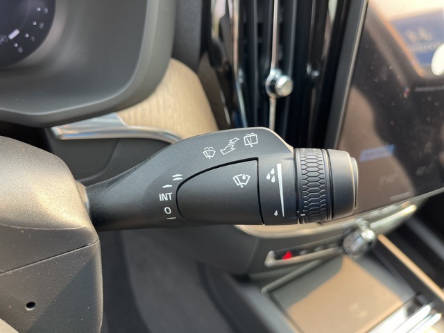 2026 Volvo XC60 B5 Plus photo 14