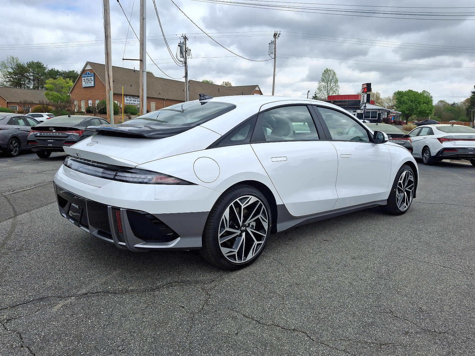 2025 Hyundai Ioniq 6 SEL photo 4