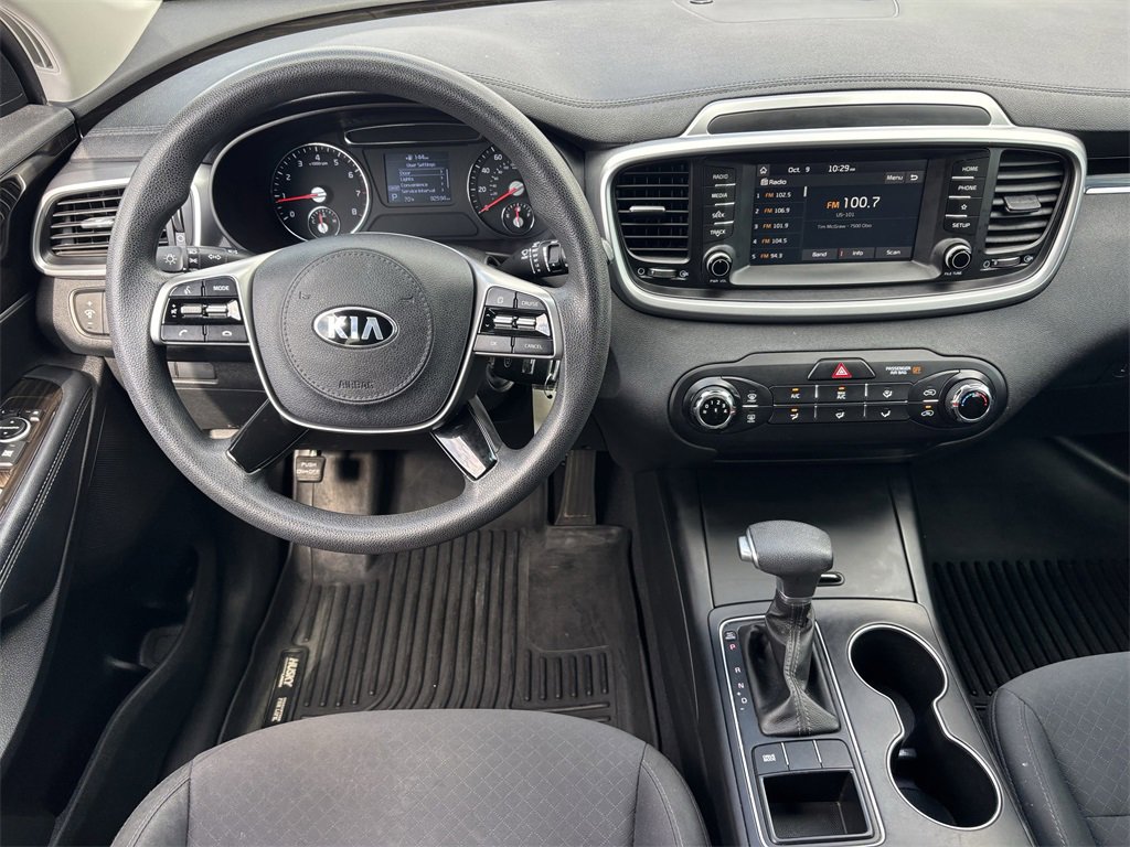 2020 Kia Sorento LX S photo 3