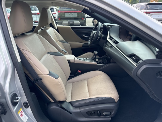 2019 Lexus ES 350 Luxury photo 13