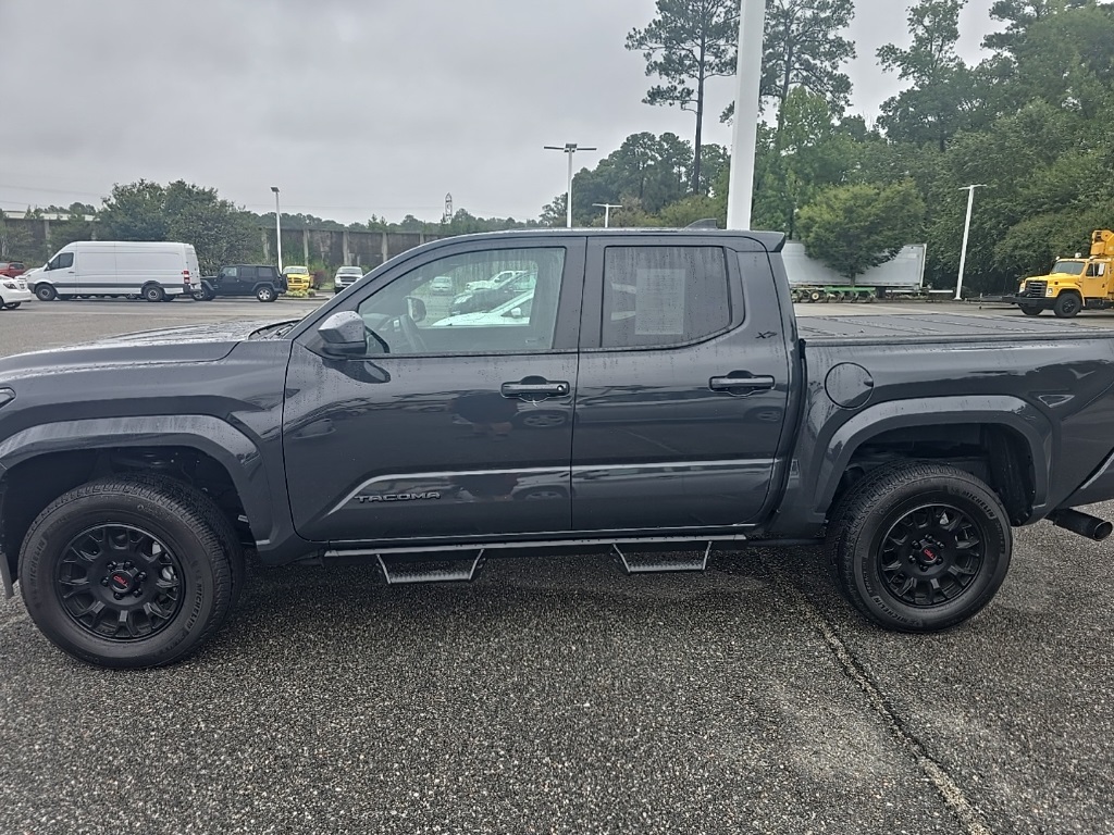 2024 Toyota Tacoma SR5 photo 7