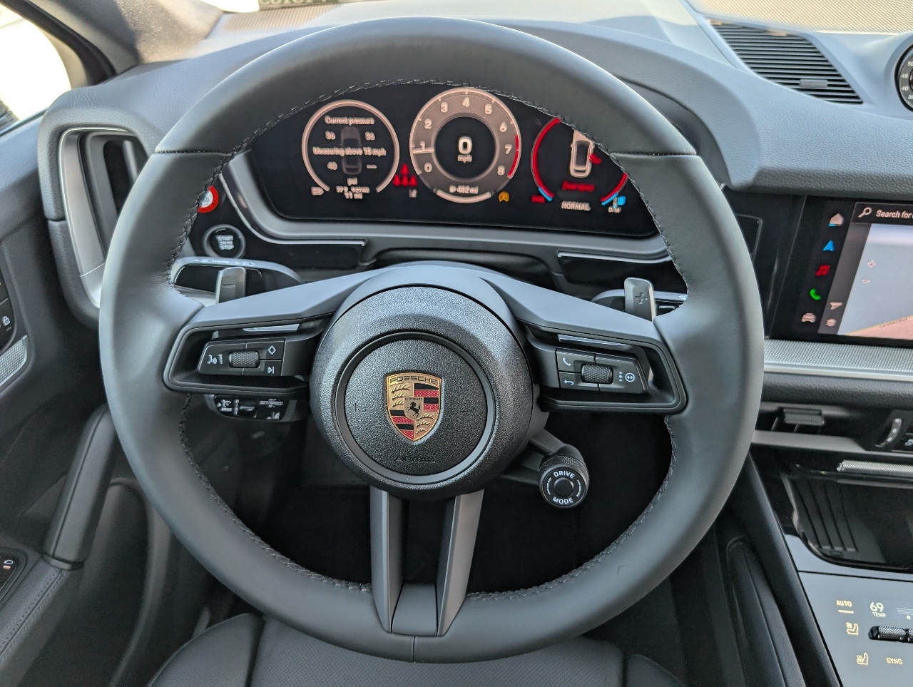 2025 Porsche Cayenne photo 21