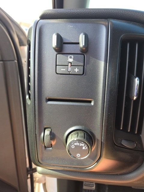2023 Chevrolet Silverado 6500HD Work Truck photo 11