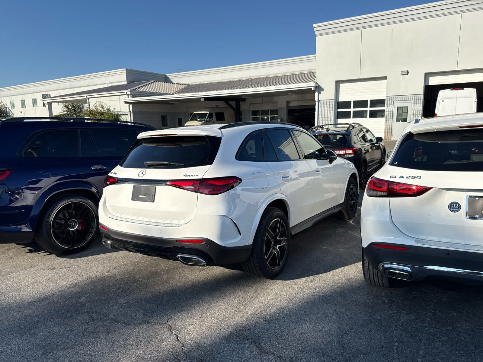 2026 Mercedes Benz GLC 300 4MATIC photo 3