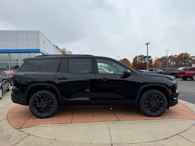 2026 Chevrolet Traverse photo 2