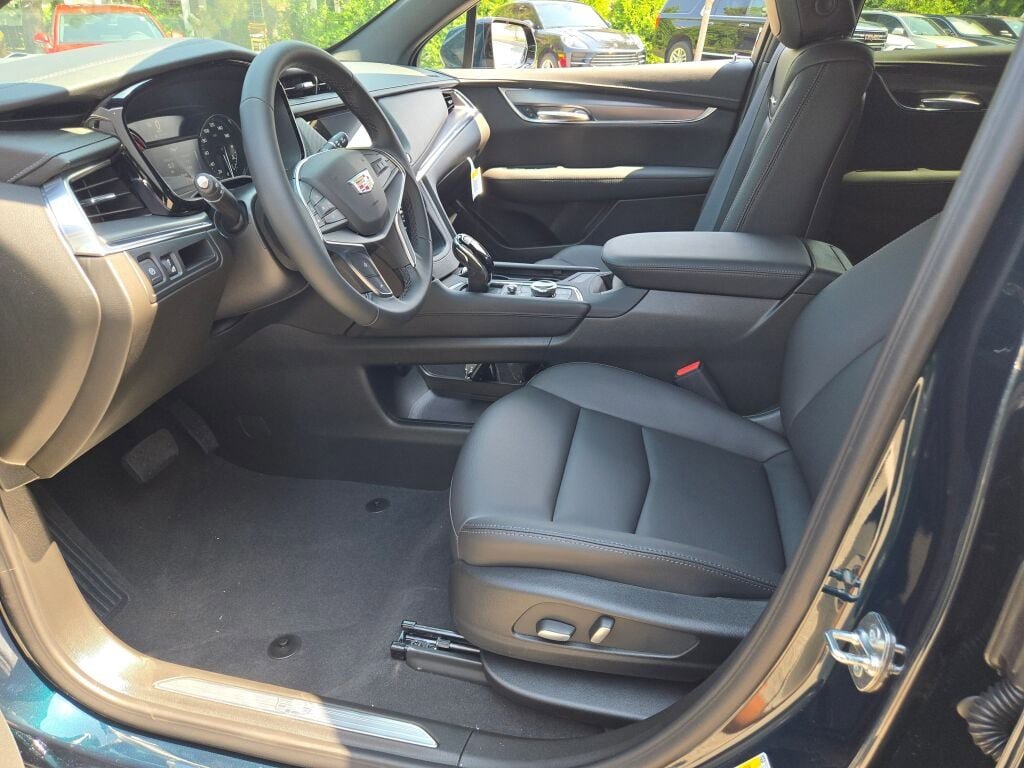 2025 Cadillac XT5 Luxury photo 24
