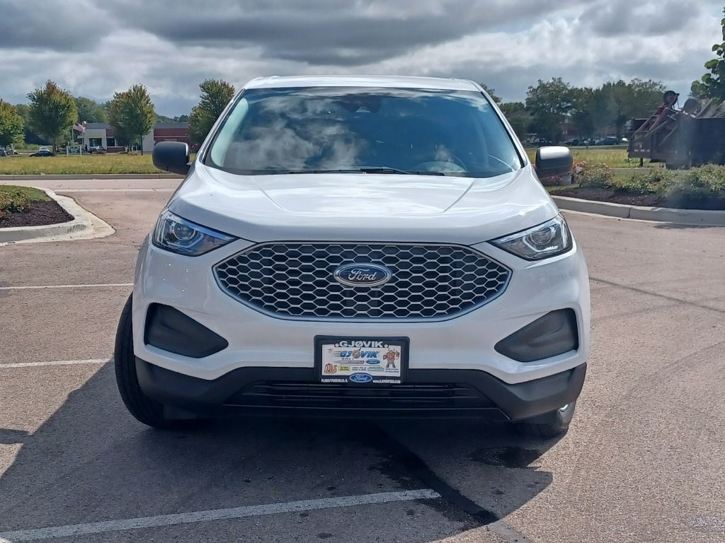 2024 Ford Edge SE photo 2