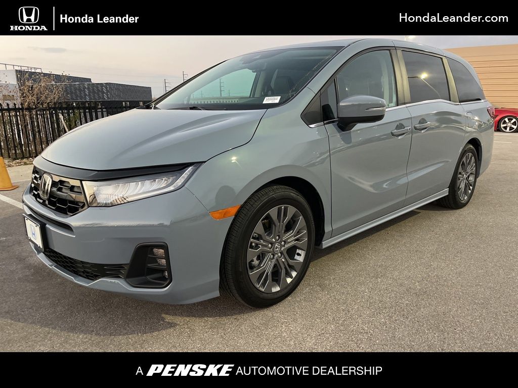 2026 Honda Odyssey Touring's photo