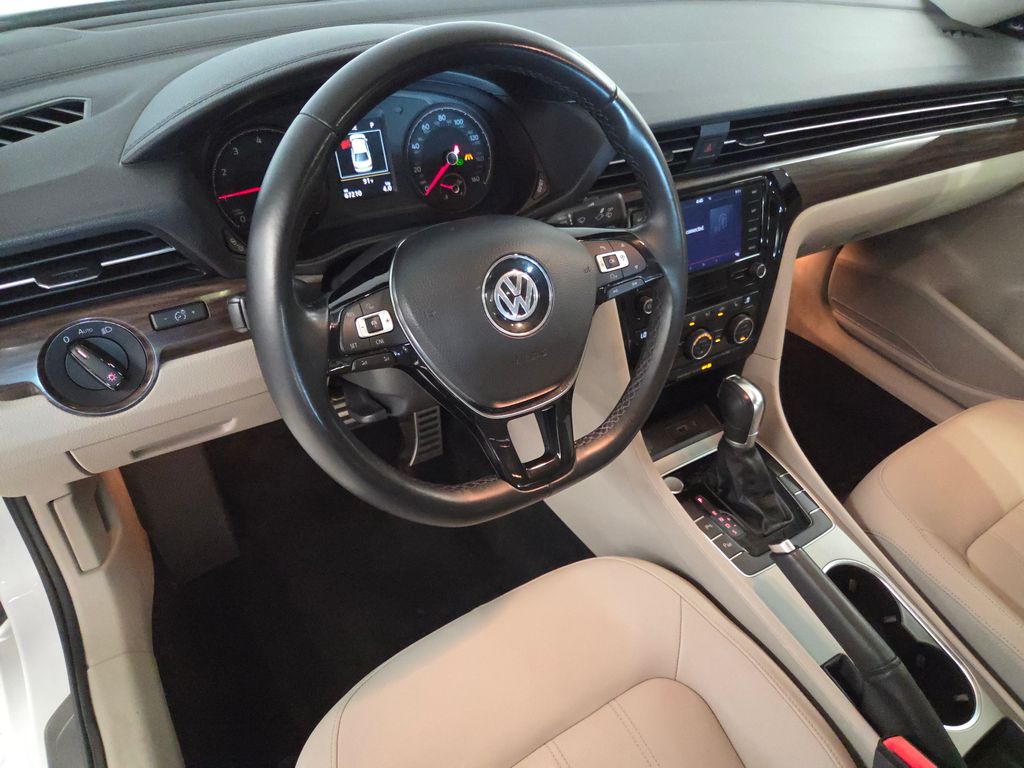2020 Volkswagen Passat 2.0T SEL photo 10