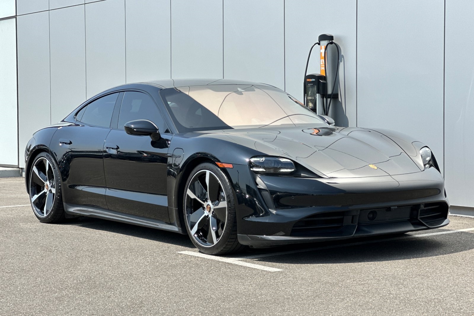 2021 Porsche Taycan Turbo S photo 7