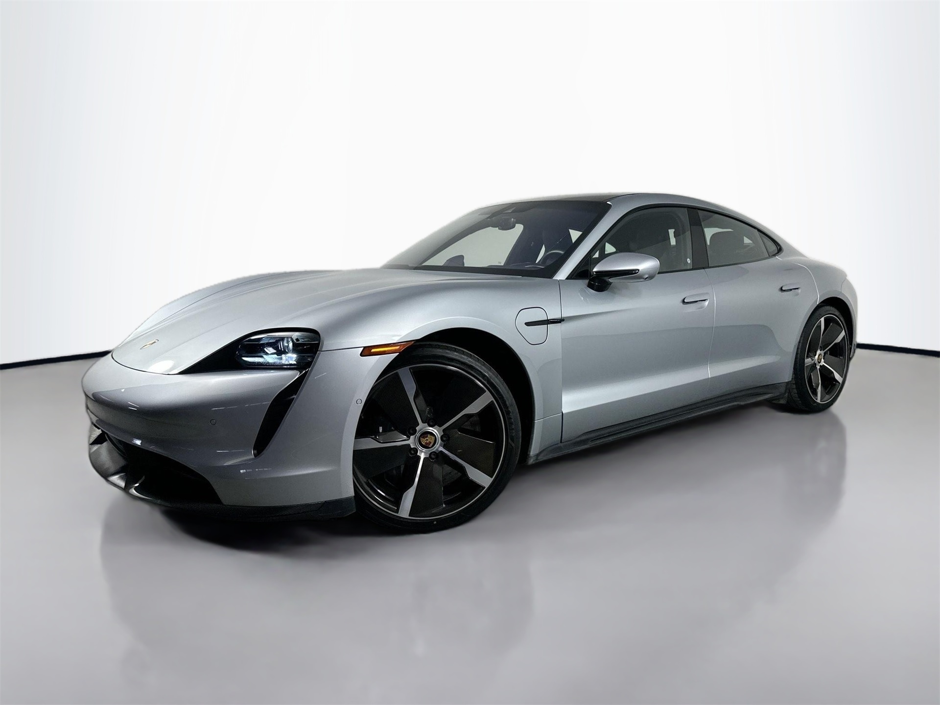 2020 Porsche Taycan Turbo S's photo