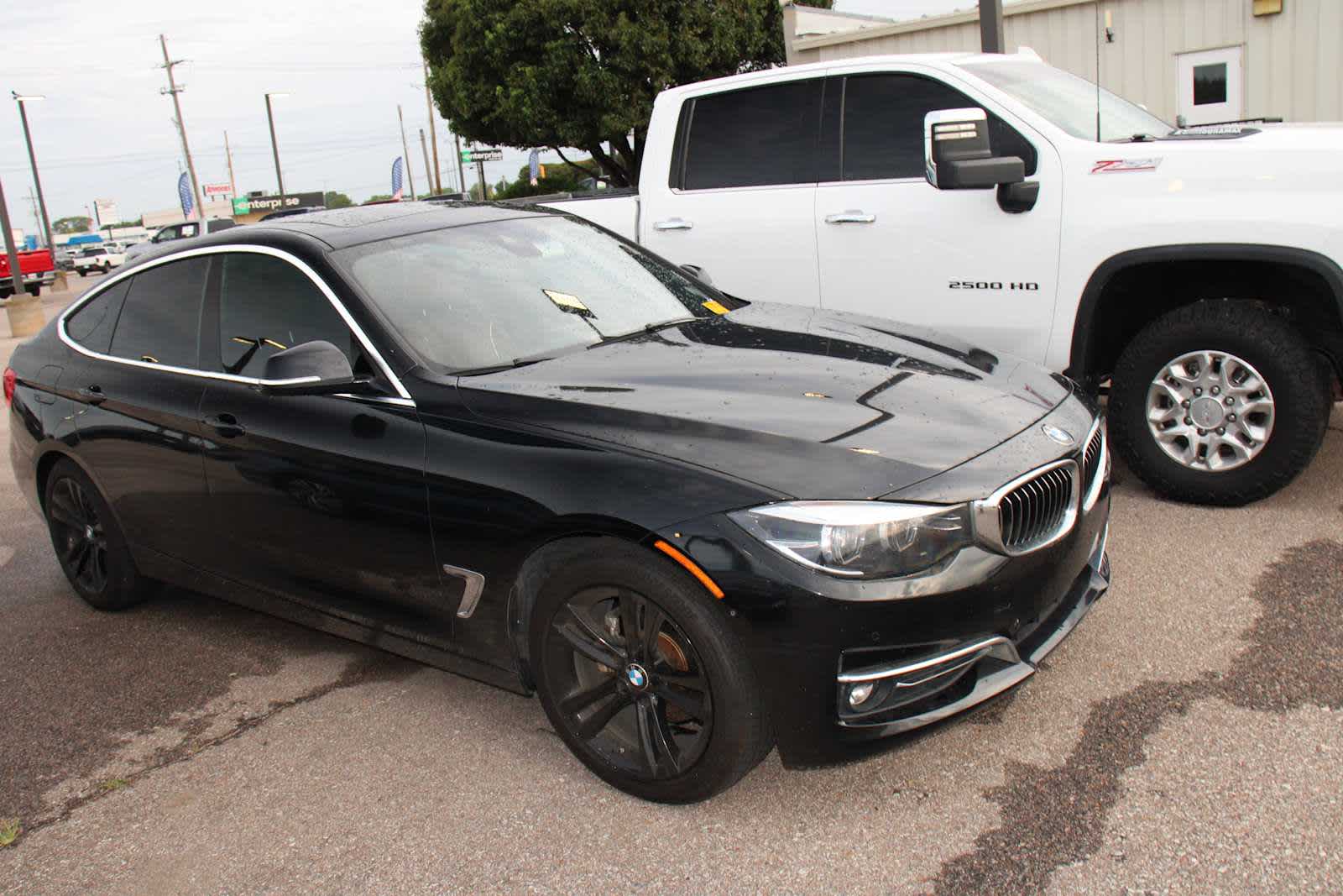 2017 Bmw 330i xDrive GT photo 2