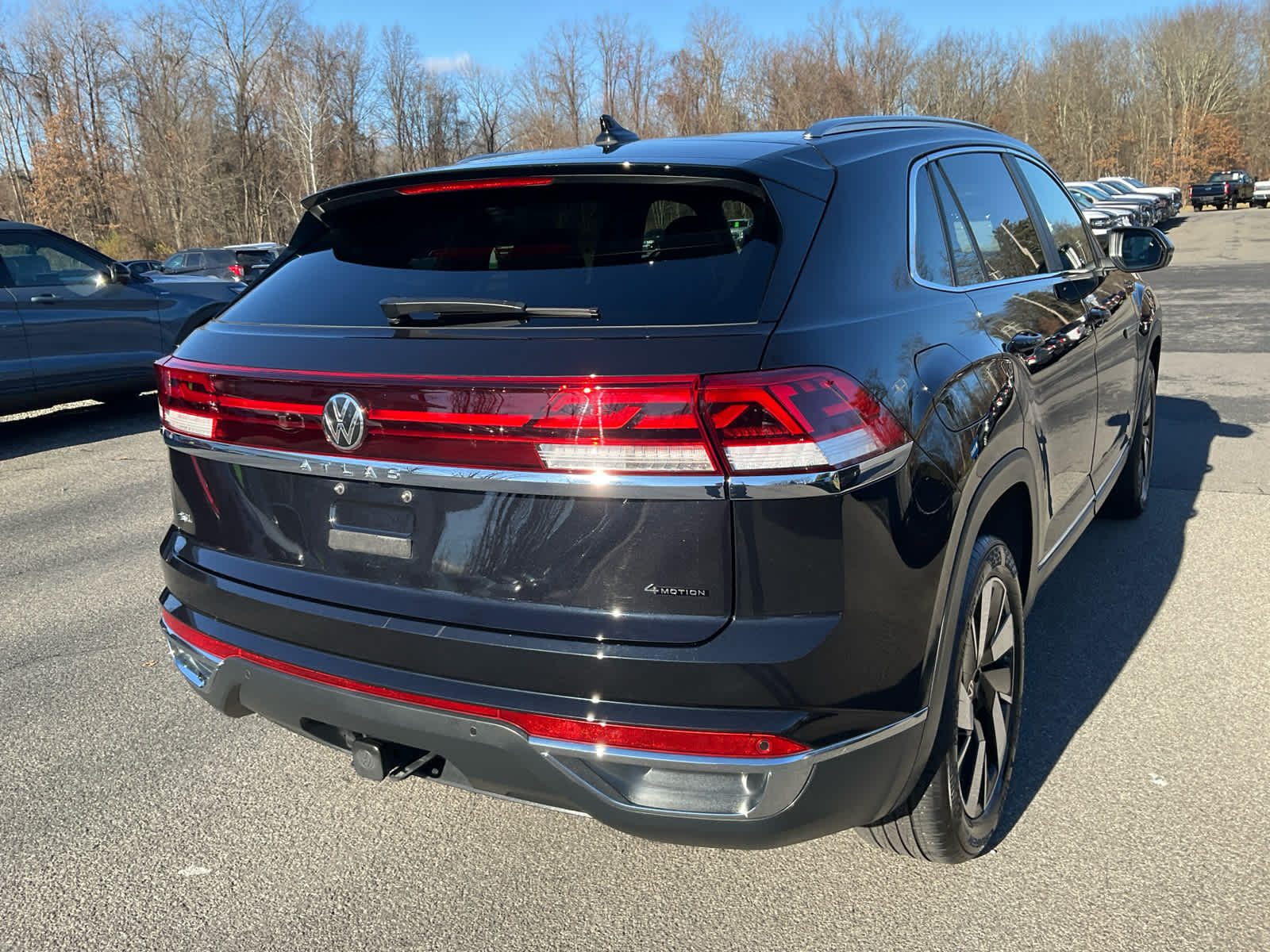 2024 Volkswagen Atlas Cross Sport SEL photo 2