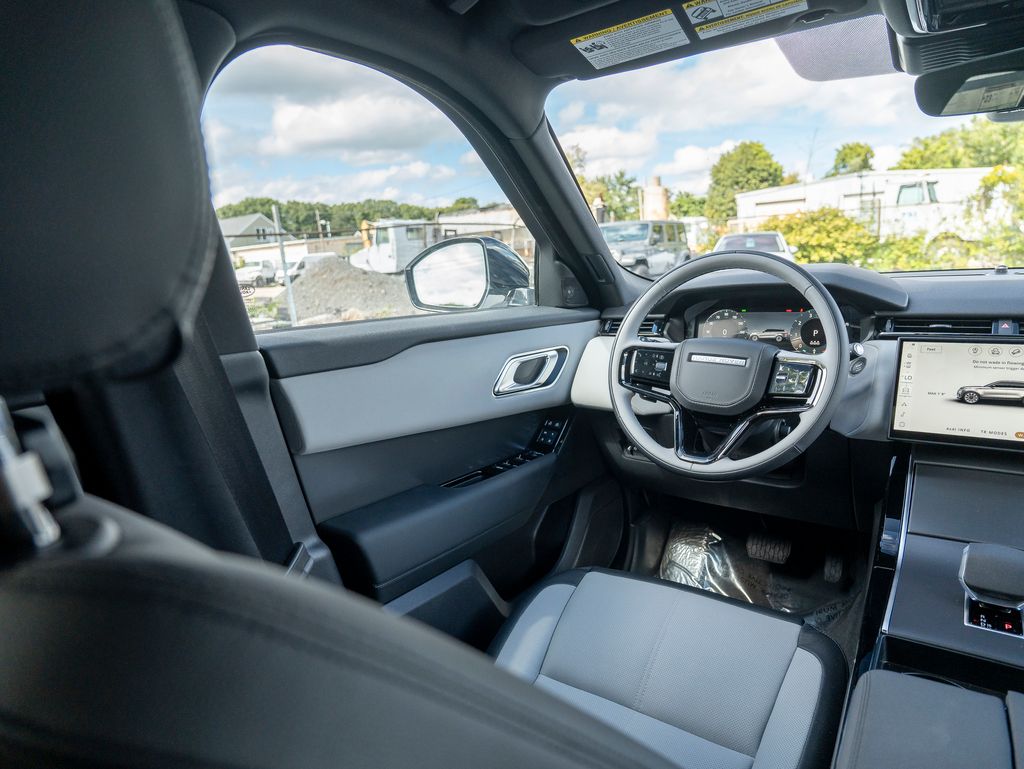 2026 Land Rover Range Rover Velar S photo 17
