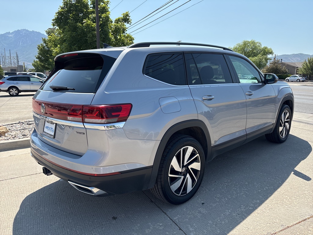 2024 Volkswagen Atlas SE Technology photo 3